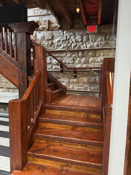 106 Stephen St, Lemont, IL à louer - Photo du bâtiment - Image 3 de 12