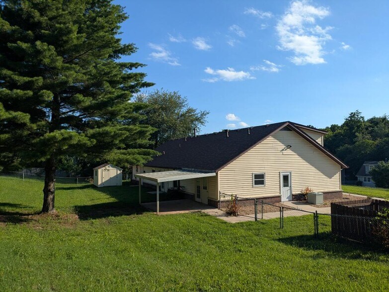 3110 S Lakeside Ave, Springfield, MO à vendre - Photo du bâtiment - Image 2 de 3