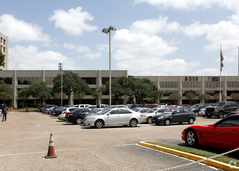 8313 Southwest Fwy, Houston, TX à vendre - Photo du bâtiment - Image 1 de 1