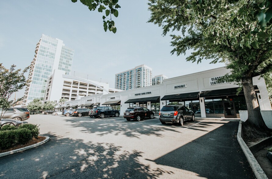 308-326 Pharr Rd NE, Atlanta, GA à louer - Photo du bâtiment - Image 2 de 4