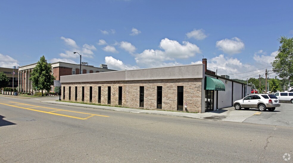 130 Main St, Clinton, TN for sale - Building Photo - Image 1 of 1