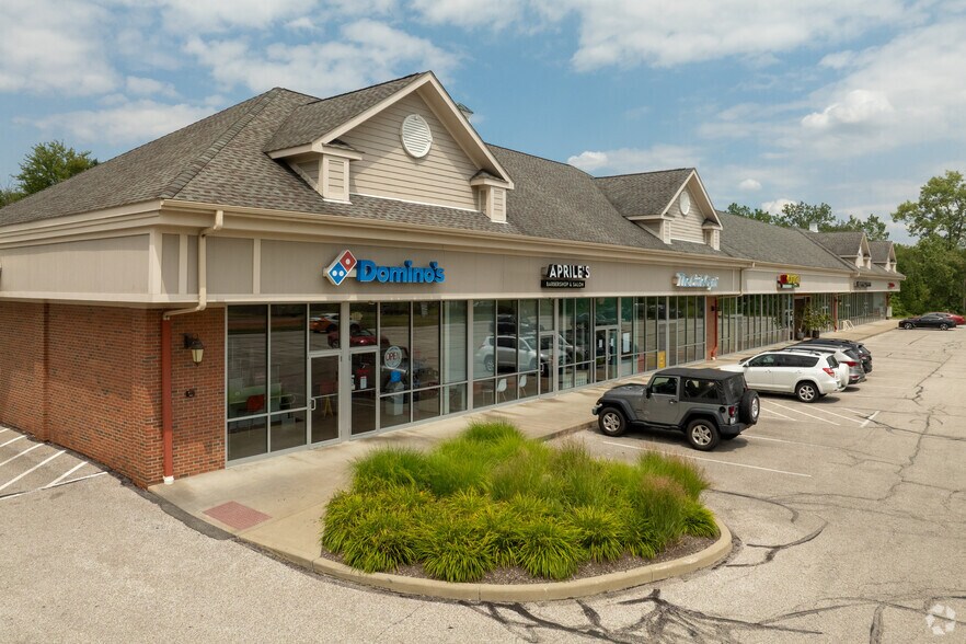 445 Aurora Rd, Sagamore Hills, OH à louer - Photo principale - Image 3 de 4