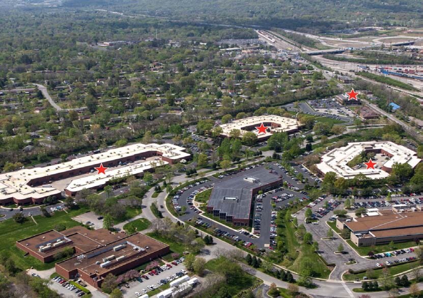 624 Grassmere Park, Nashville, TN à louer - Photo du bâtiment - Image 2 de 5