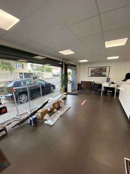 Flex in Montreuil for sale - Interior Photo - Image 2 of 10