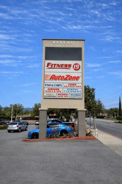 119-207 N Grand Ave, Covina, CA à louer - Photo du bâtiment - Image 2 de 13