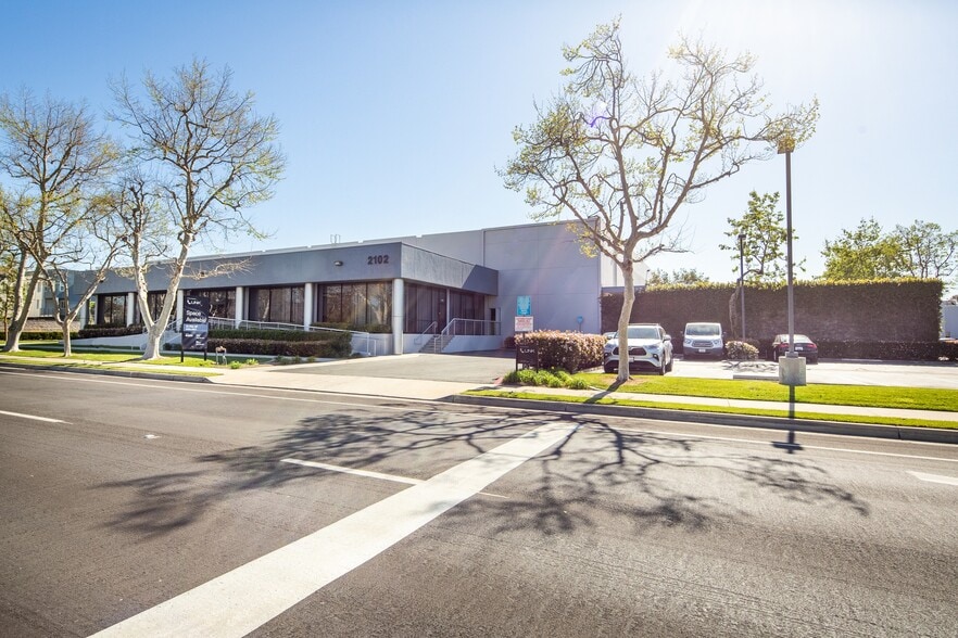 2102 Alton Pky, Irvine, CA for lease - Building Photo - Image 1 of 3