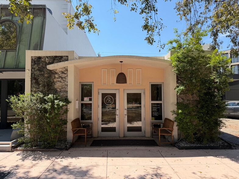 4928 S Le Jeune Rd, Coral Gables, FL for lease - Primary Photo - Image 1 of 7