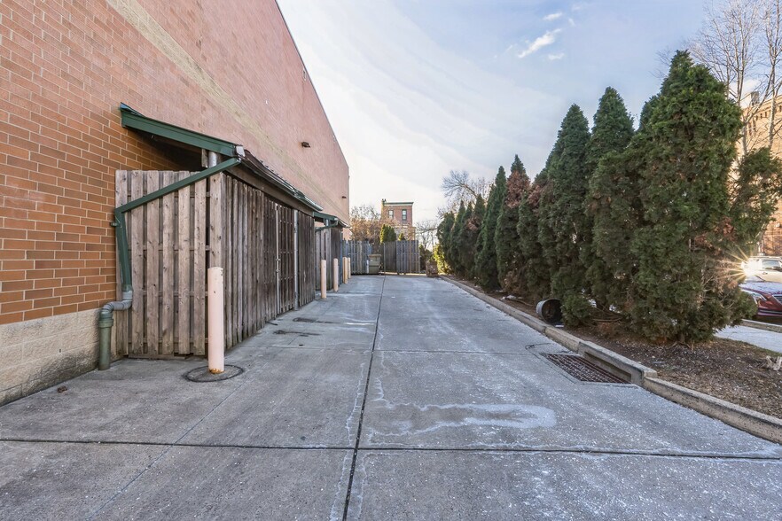 300-318 N 63rd St, Philadelphia, PA à louer - Photo du bâtiment - Image 3 de 18