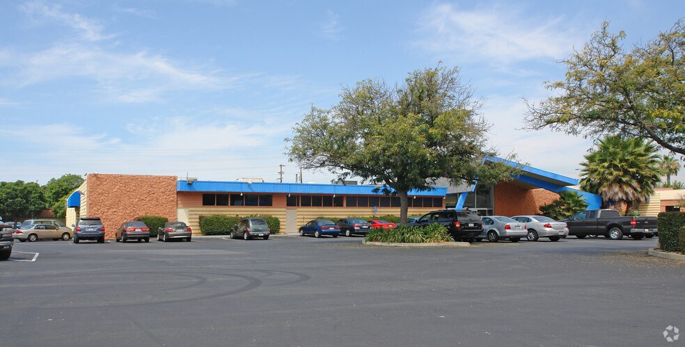 40587-40673 Fremont Blvd, Fremont, CA à louer - Photo du bâtiment - Image 1 de 4