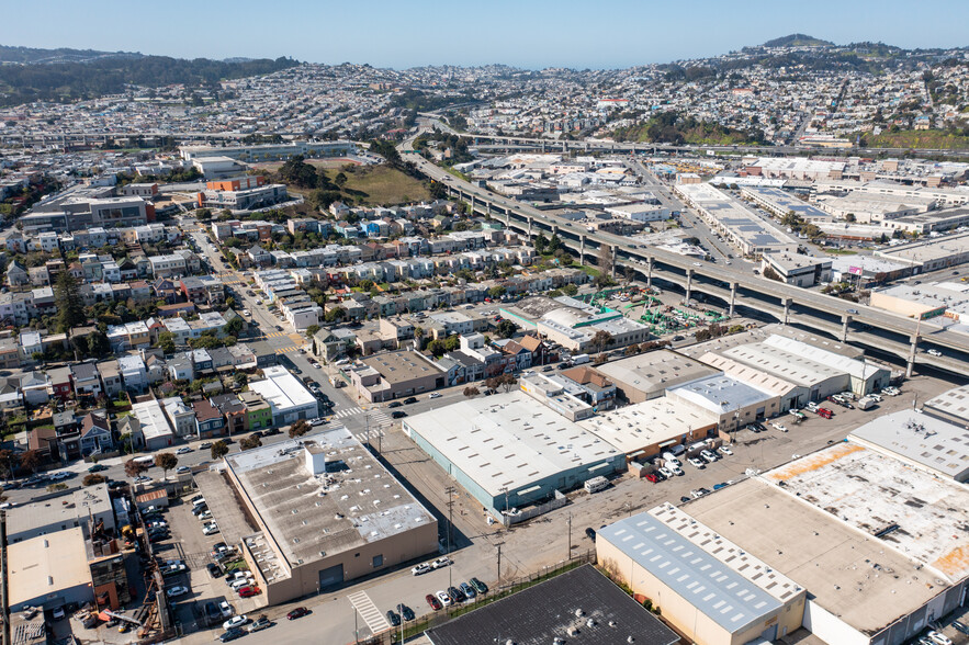 2000 Oakdale Ave, San Francisco, CA à louer - Photo du bâtiment - Image 2 de 11