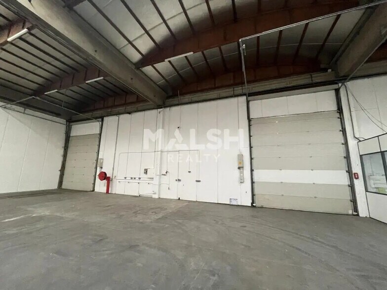 Office in Saint-Priest for lease - Building Photo - Image 2 of 19