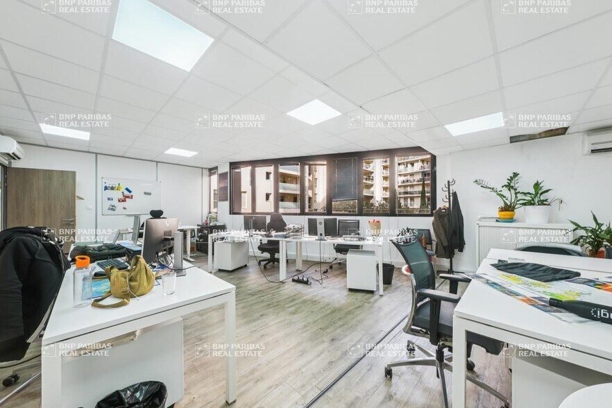 Bureau dans Marseille à louer - Photo du bâtiment - Image 3 de 16