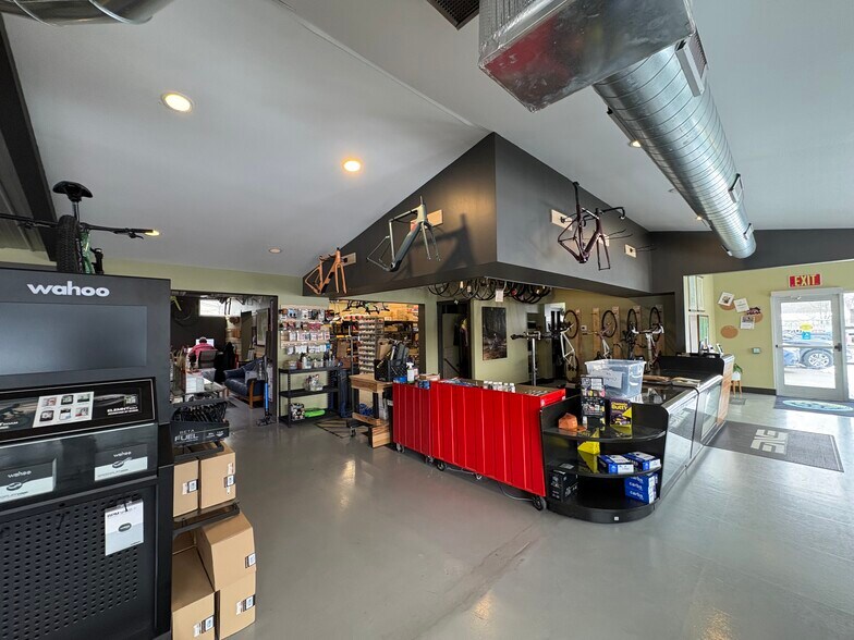 1201 Washington St, Columbus, IN à louer - Photo du bâtiment - Image 2 de 9