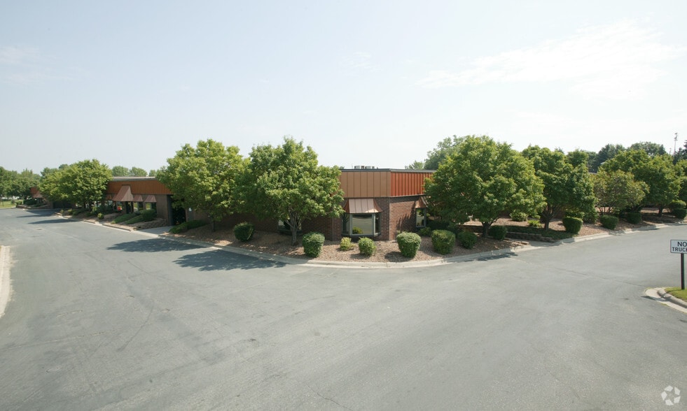 10550 County Road 81, Maple Grove, MN à louer - Photo du bâtiment - Image 2 de 17