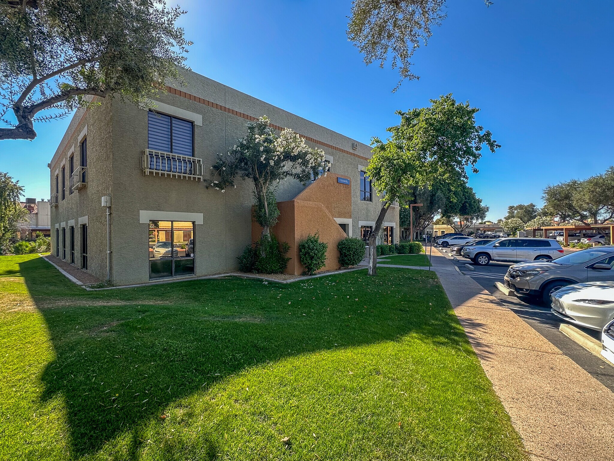 2222 S Dobson Rd, Mesa, AZ à vendre Photo du bâtiment- Image 1 de 21