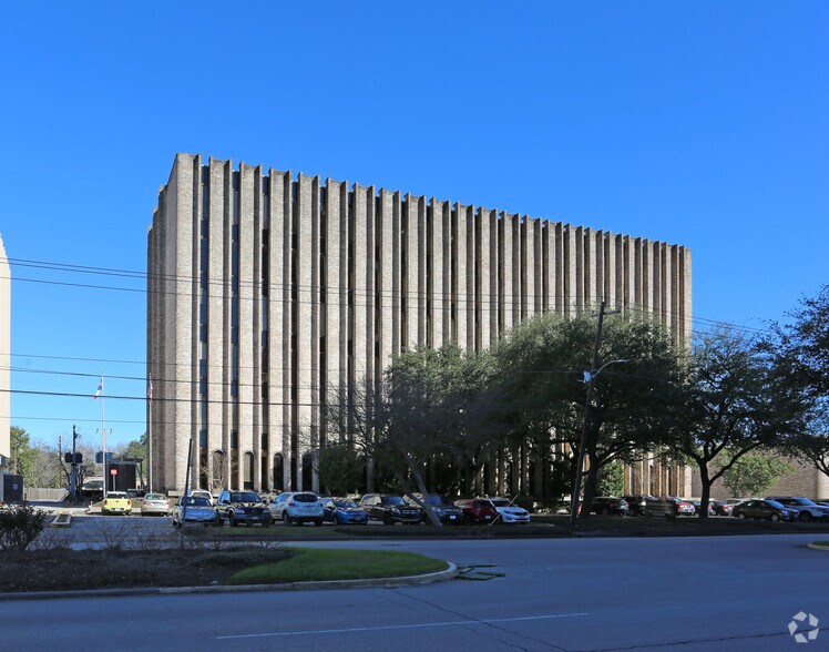 2990 Richmond Ave, Houston, TX à louer - Photo du bâtiment - Image 2 de 6