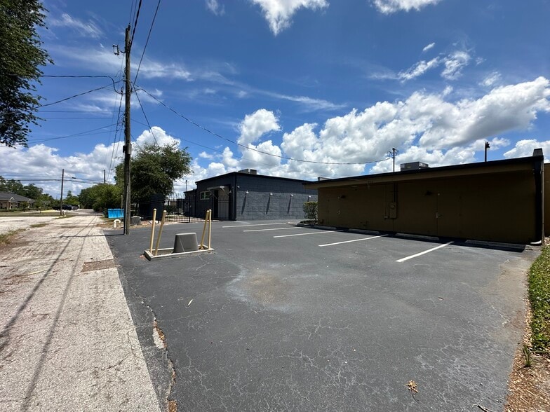 900 S French Ave, Sanford, FL à louer - Photo du bâtiment - Image 3 de 6