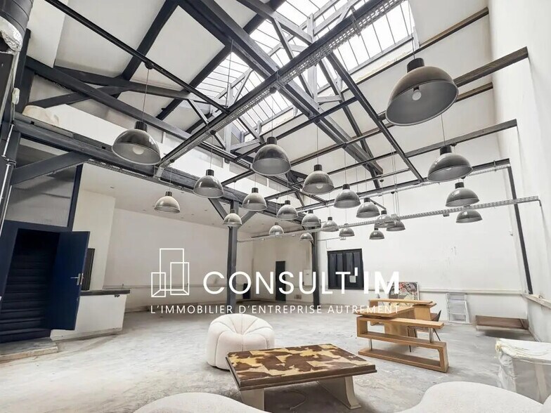 Office in Paris for sale - Building Photo - Image 1 of 7