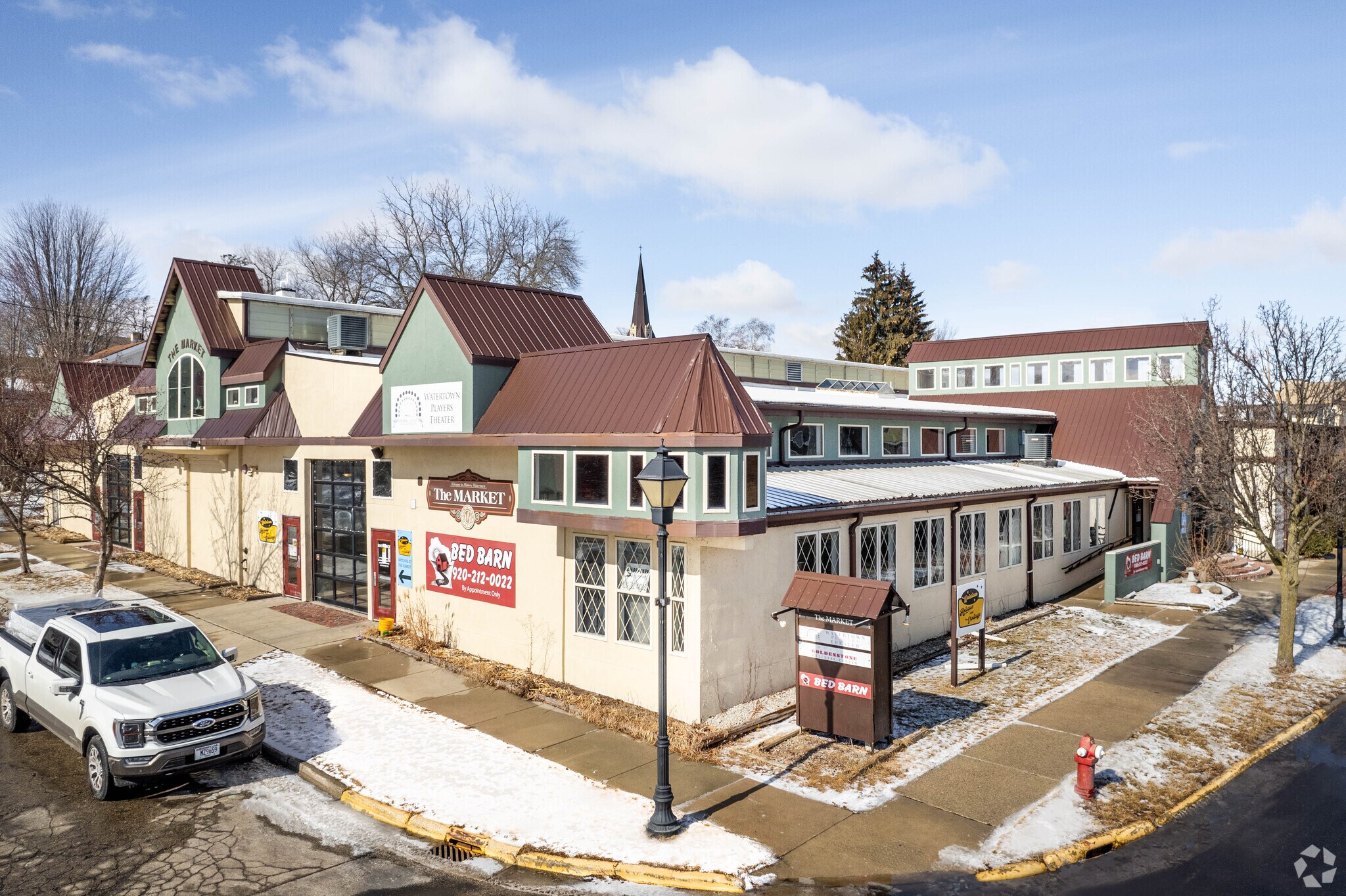 210 S Water St, Watertown, WI à louer Photo principale- Image 1 de 21