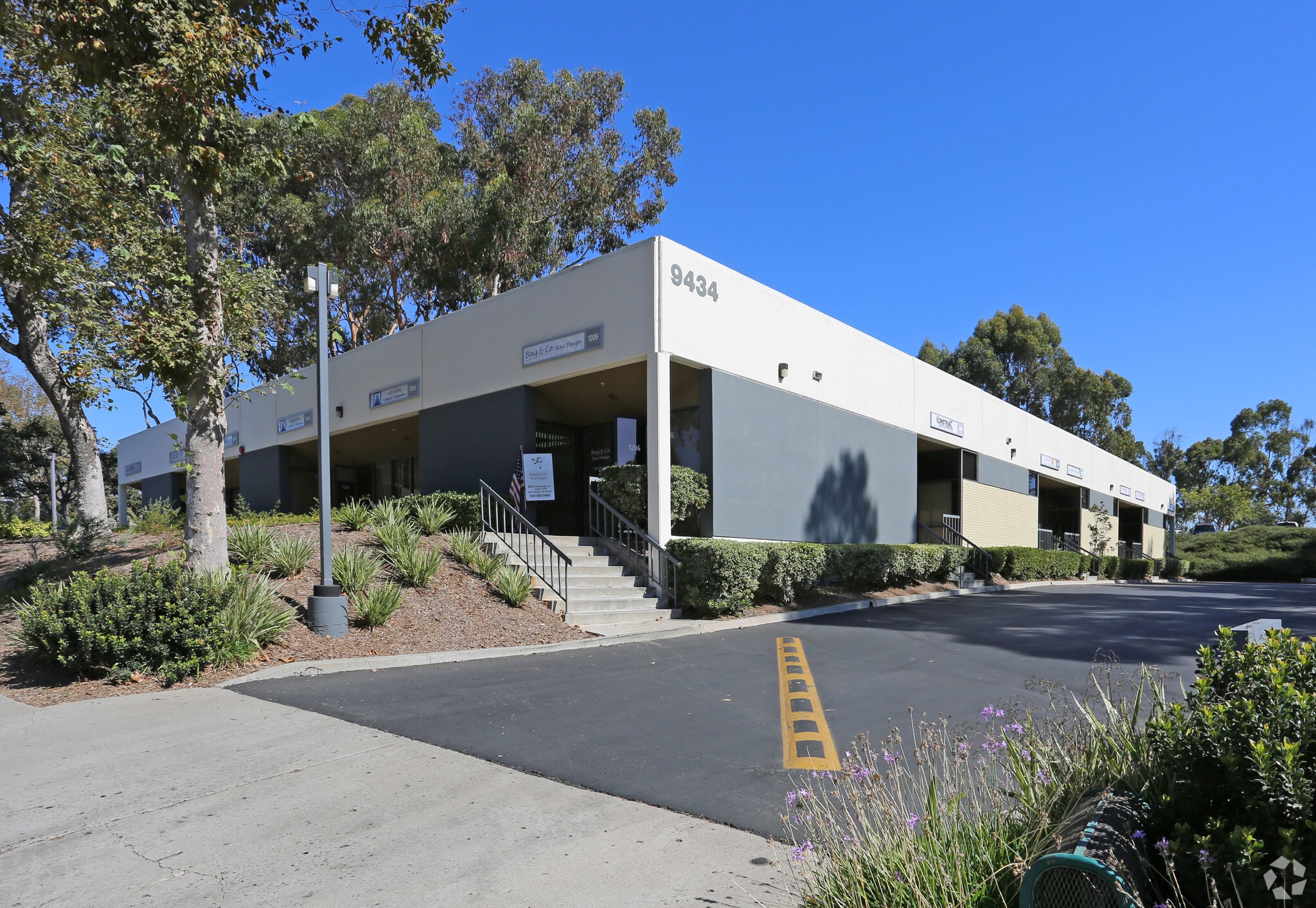 9434 Chesapeake Dr, San Diego, CA for lease Primary Photo- Image 1 of 5