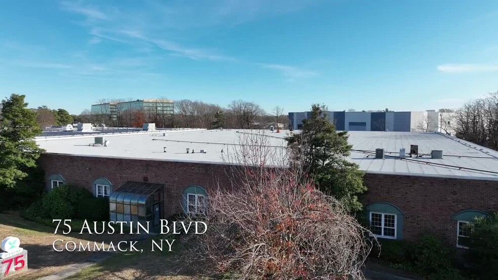 75 Austin Blvd, Commack, NY à louer - Vidéo sur l’inscription commerciale - Image 2 de 7