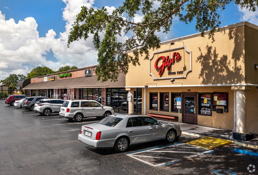 5921 4th St N, Saint Petersburg, FL à louer - Photo du bâtiment - Image 2 de 11