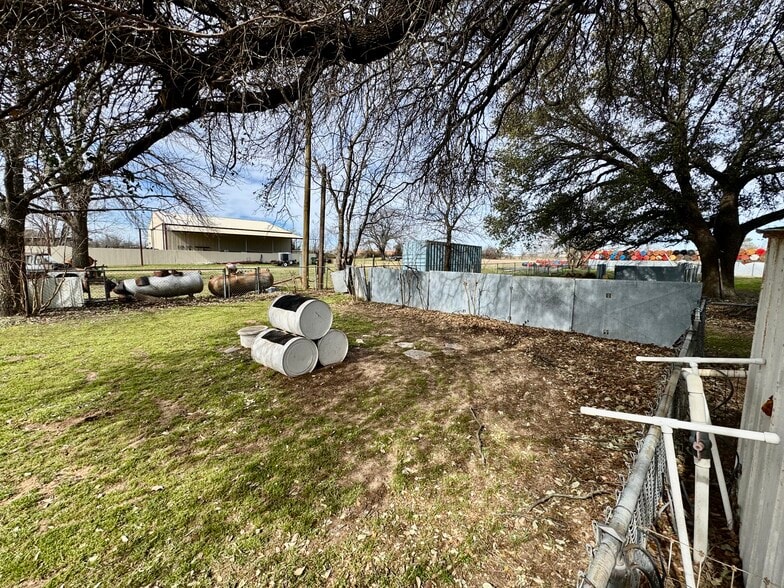 5920 Walnut Creek Dr, Granbury, TX for sale - Building Photo - Image 2 of 3