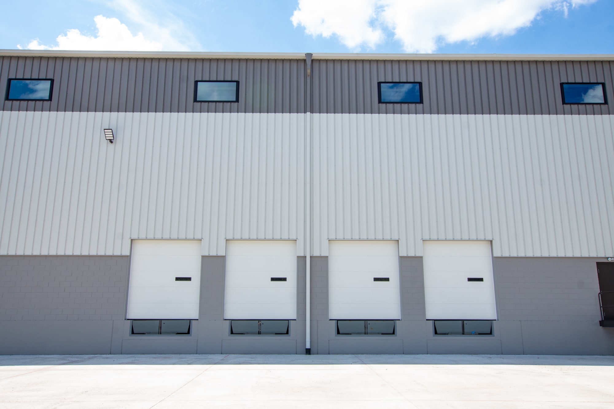 340-350 Research Dr, Pittston Township, PA for lease Primary Photo- Image 1 of 2