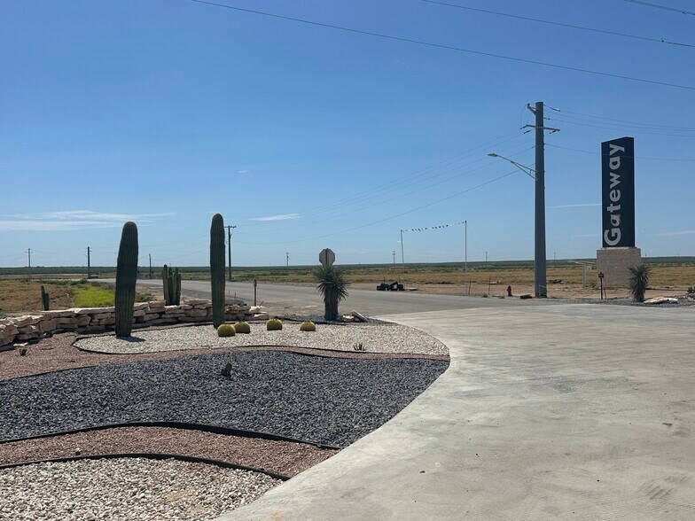 Expeditor Rd., Laredo, TX à vendre - Photo du bâtiment - Image 2 de 3