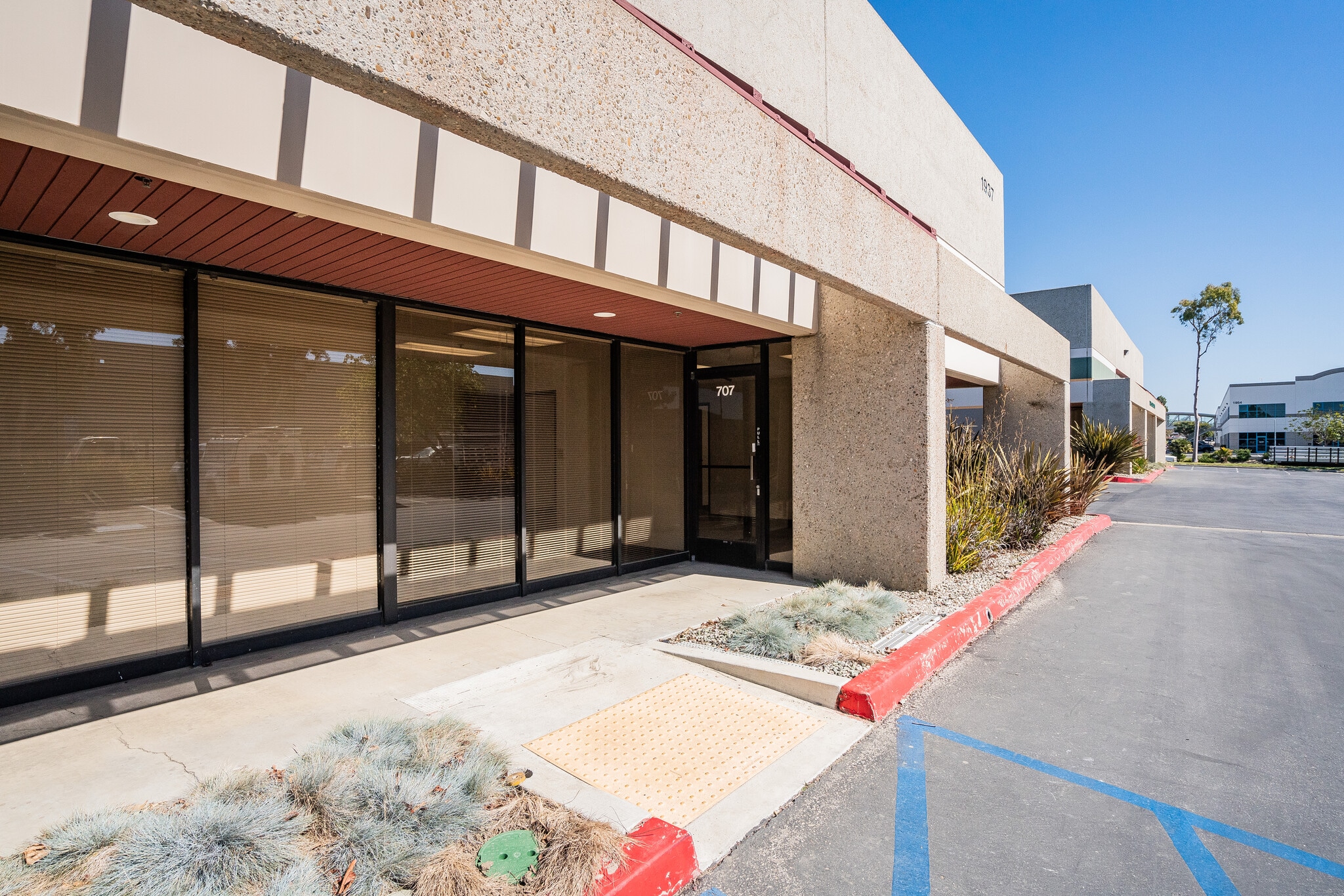 1937 Goodyear Ave, Ventura, CA for lease Building Photo- Image 1 of 14
