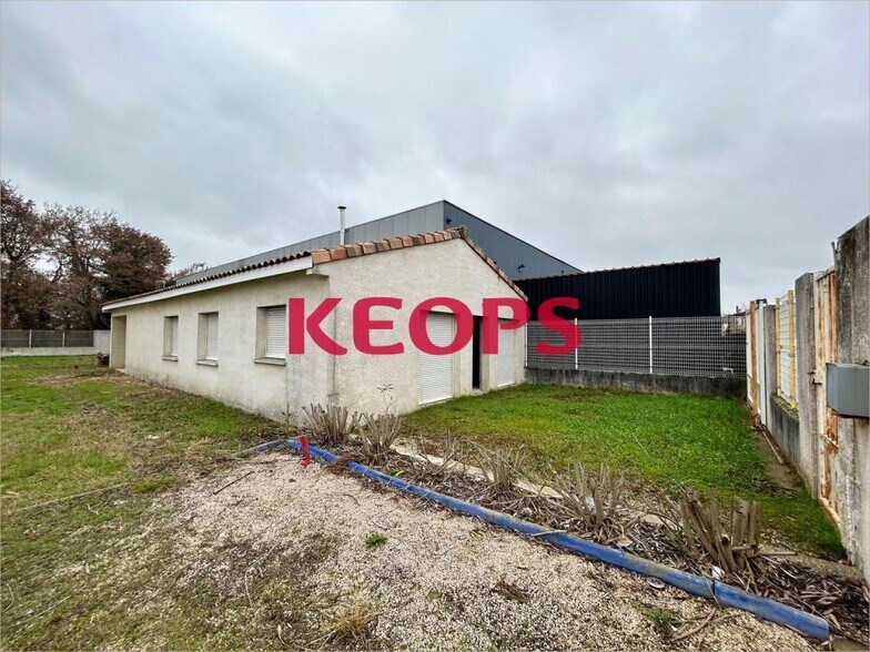 23 Avenue Léonard De Vinci, La Salvetat-Saint-Gilles for sale - Building Photo - Image 2 of 14