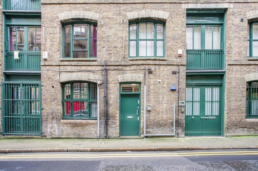 1 Luke St, Londres à vendre - Photo du bâtiment - Image 2 de 18