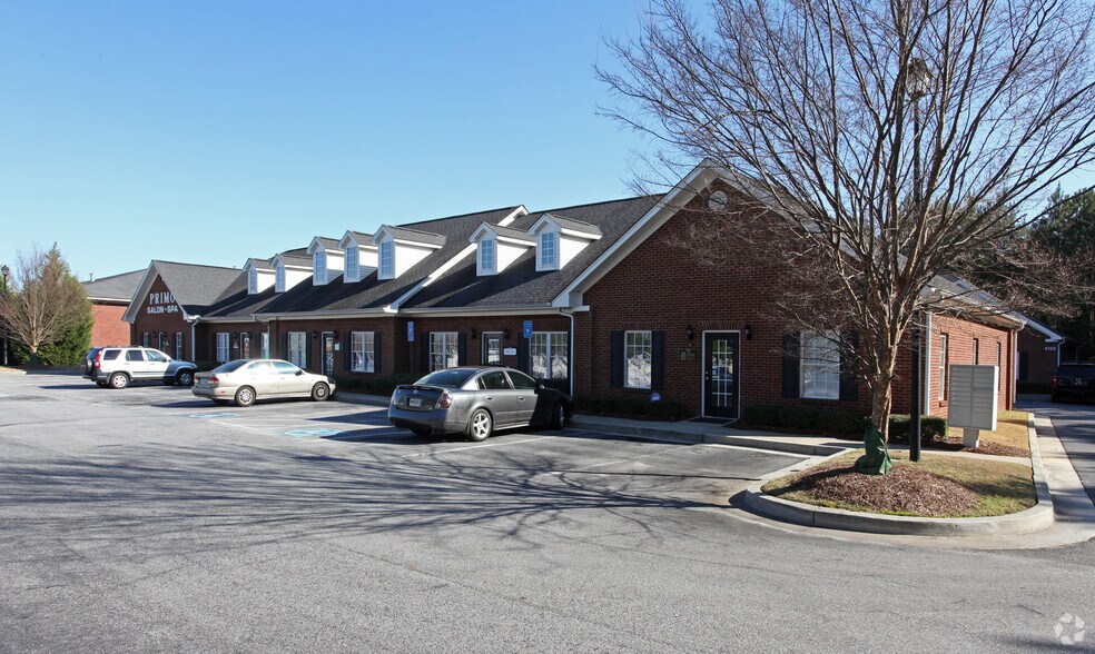 4124 Chattahoochee Ter, Duluth, GA à vendre - Photo principale - Image 2 de 20