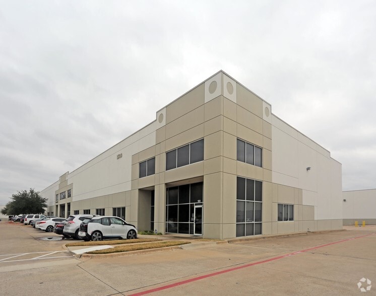 1004 N Ave, Plano, TX for lease - Building Photo - Image 2 of 4