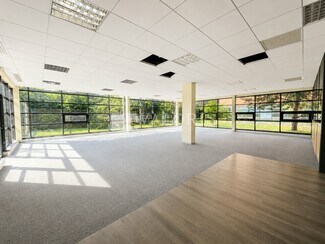 Plus de détails pour 117 Allée Des Parcs, Saint-Priest - Bureau à louer