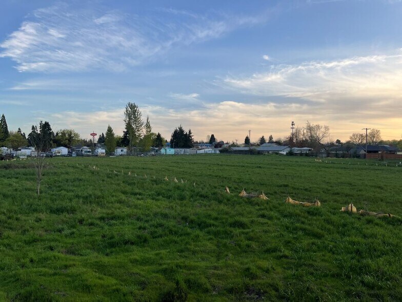 840 Airport Rd SE, Albany, OR à vendre - Photo du bâtiment - Image 3 de 8