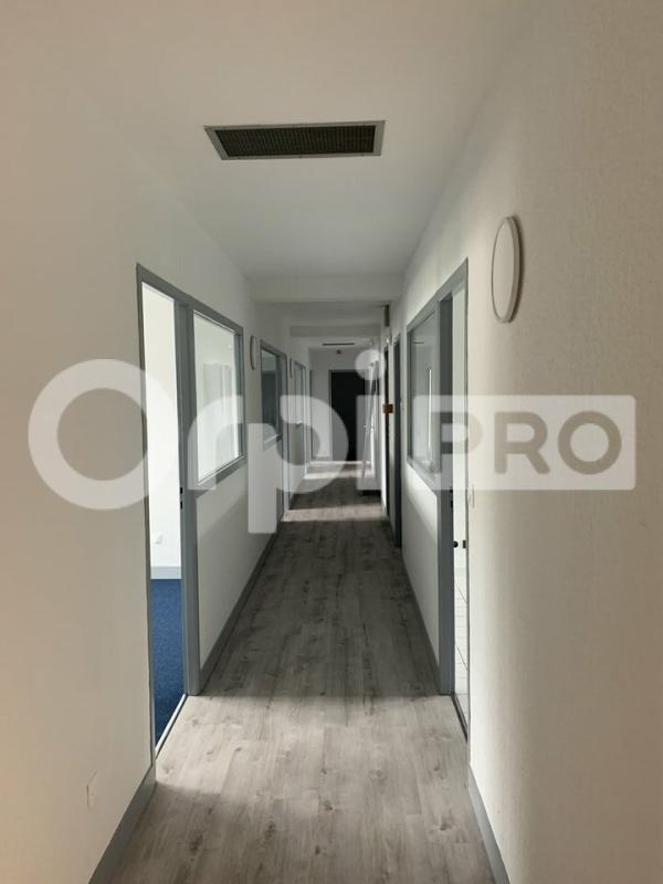 Office in Pessac for lease Interior Photo- Image 1 of 11