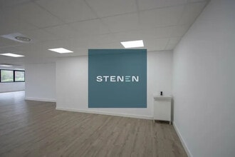 511 Route De La Seds, Vitrolles for lease Interior Photo- Image 2 of 7