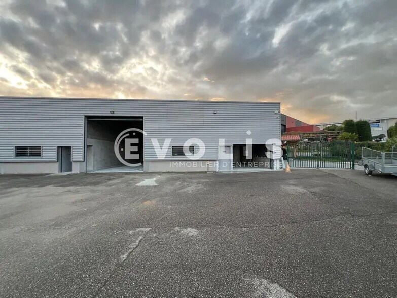 Flex dans Taluyers à louer - Photo du bâtiment - Image 2 de 4