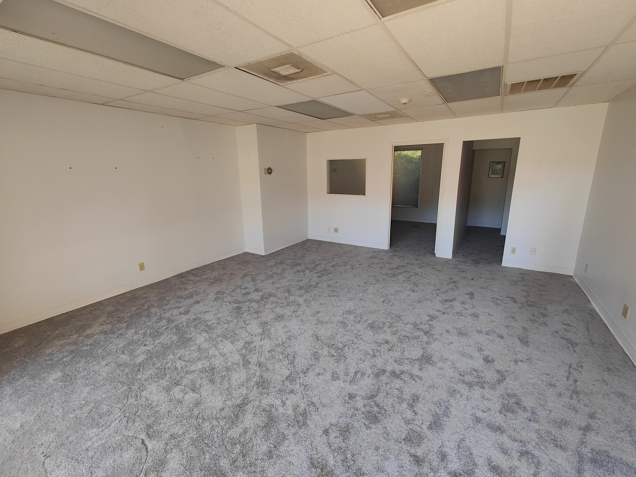 7177 Brockton Ave, Riverside, CA for lease Interior Photo- Image 1 of 6