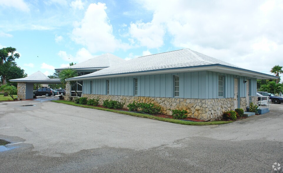 3400 Forest Hill Blvd, West Palm Beach, FL à vendre - Photo du bâtiment - Image 3 de 9