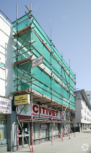 249-251 Mile End Rd, Londres à louer - Photo du bâtiment - Image 3 de 3