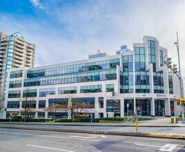 4603 Kingsway, Burnaby, BC à louer Photo du bâtiment- Image 2 de 4