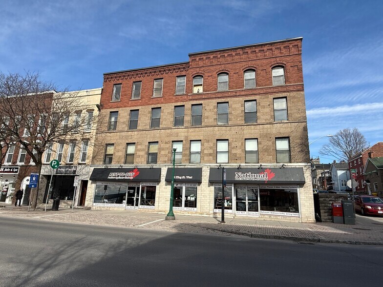 2 King St W, Brockville, ON à vendre - Photo du bâtiment - Image 2 de 8