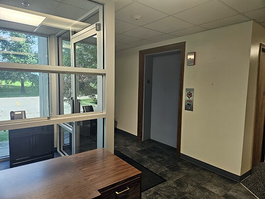 9845 Hedden Rd, Evansville, IN à vendre - Photo du bâtiment - Image 3 de 17