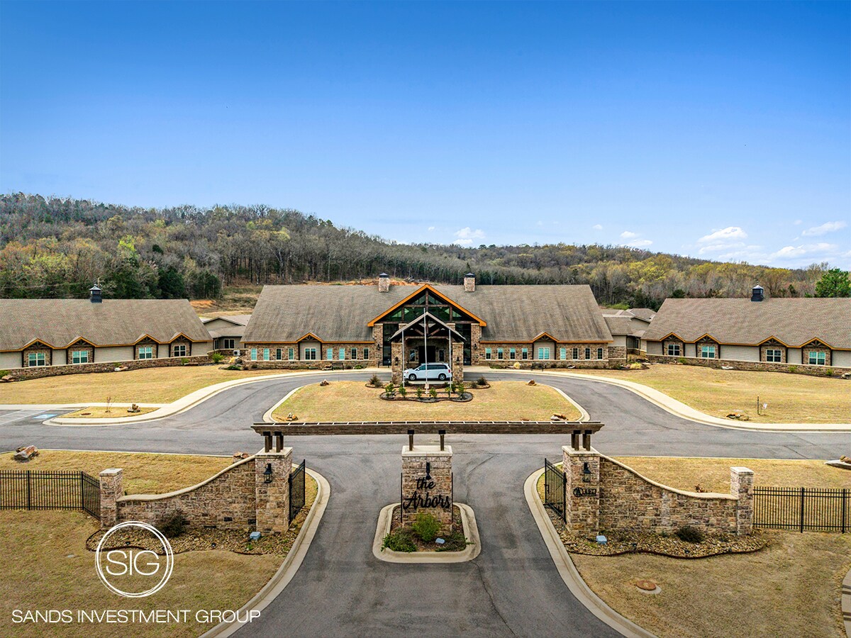 697 Bradley Cove Rd, Russellville, AR à vendre Photo principale- Image 1 de 1