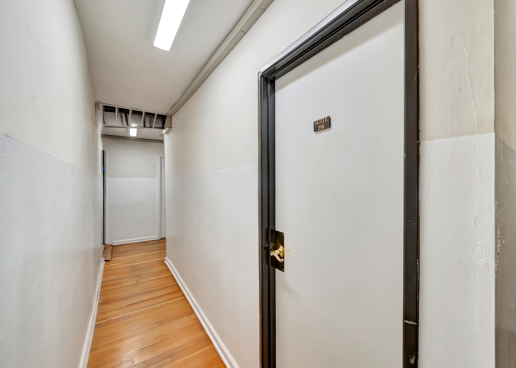 6358-6360 Van Nuys Blvd, Van Nuys, CA for lease Interior Photo- Image 1 of 4