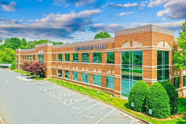 Plus de détails pour 207 Regency Executive Park Dr, Charlotte, NC - Bureau à louer