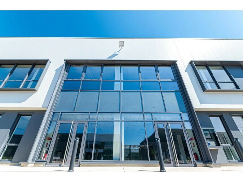 Flex in Saint-Priest for lease - Building Photo - Image 3 of 22