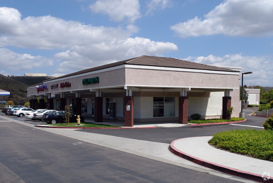 12205-12295 Scripps Poway Pky, Poway, CA à louer - Photo du bâtiment - Image 2 de 22